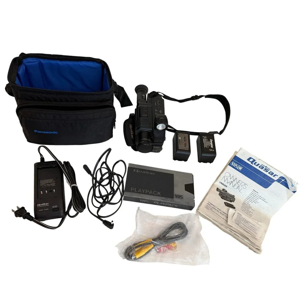 Quasar VM525 QuarterBack VHS-C Camcorder Bundle 80x Digital Zoom EIS Vintage Kit